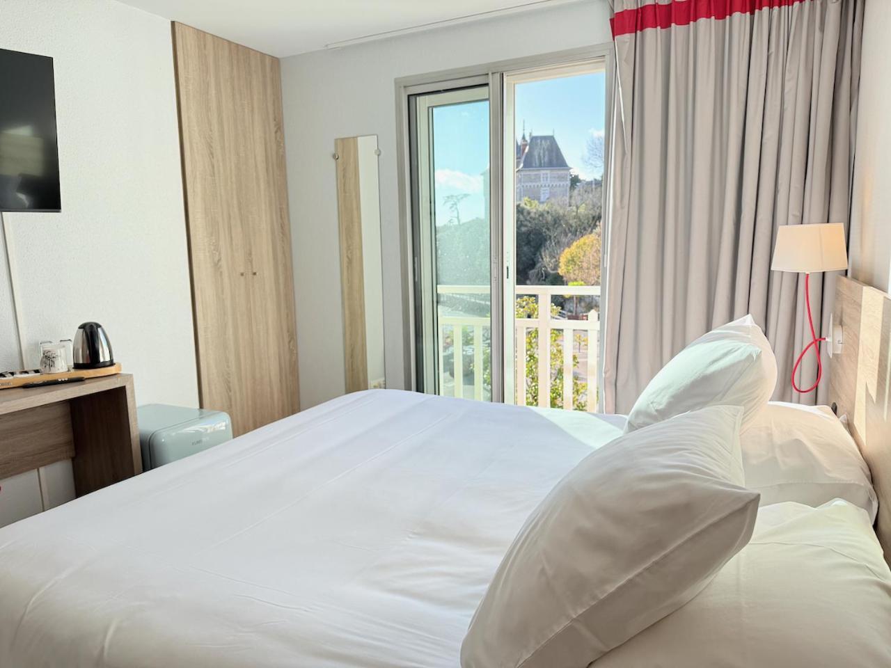 Hotel Beau Soleil Порник Екстериор снимка