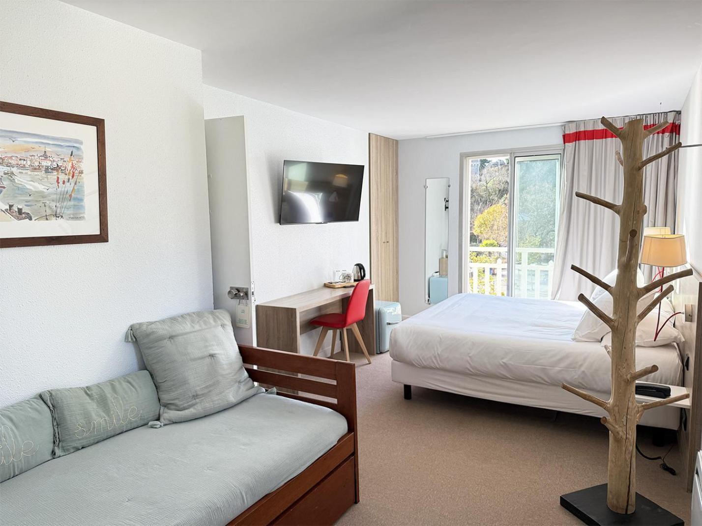 Hotel Beau Soleil Порник Екстериор снимка