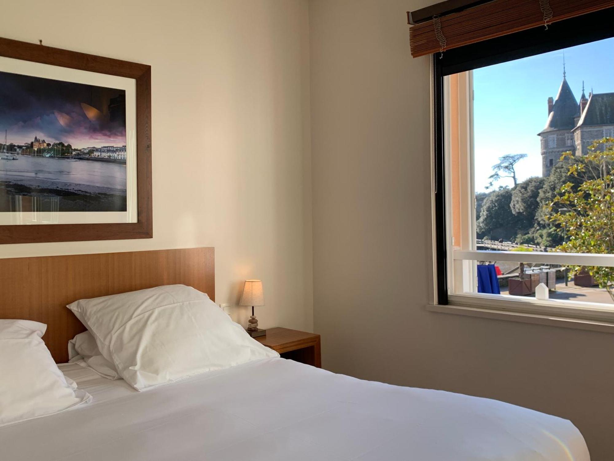 Hotel Beau Soleil Порник Екстериор снимка